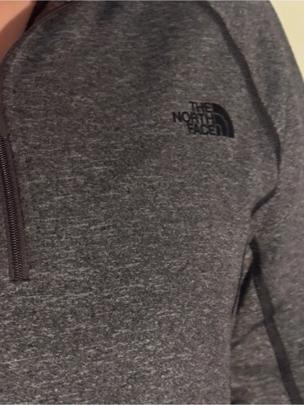 The North Face Men’s Charcoal Gray 1/4 Zip Pullover